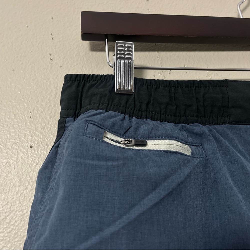 VUORI Banks Shorts Blue 7” Performance V Cycled 4-Way Stretch Mens L/XL - Picture 4 of 8